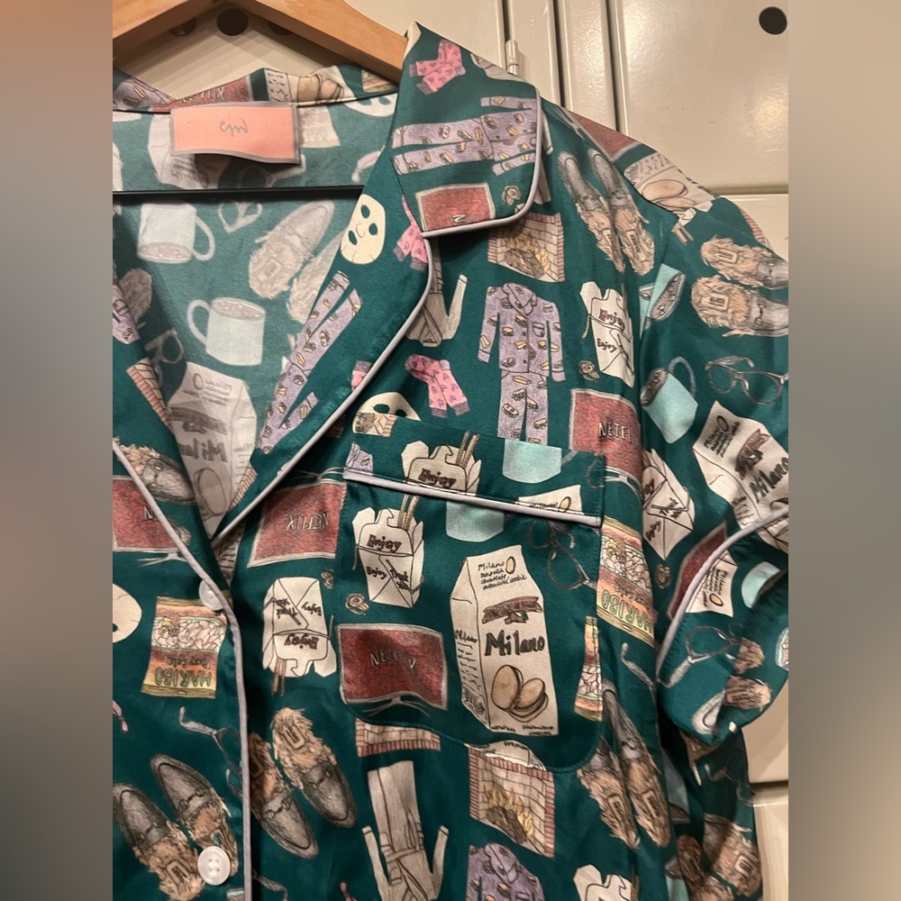 NETFLIX AND CHILL SLEEP SHIRT - Picture 4 of 6